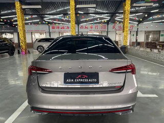 2022 Skoda Octavia IV (A8), серебристый, 1700000 рублей, вид 5