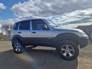 2012 Chevrolet Niva I Рестайлинг, серебристый, 870000 рублей, вид 4