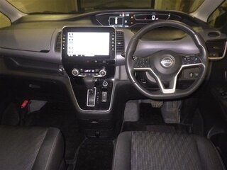 2019 Nissan Serena S-Hybrid V (C27) Рестайлинг, белый, 1650000 рублей, вид 4
