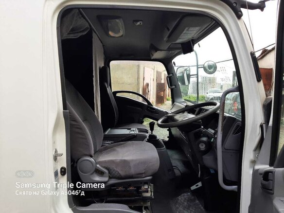 2013 Isuzu Forward (F-Series), белый, 6250000 рублей - вид 18