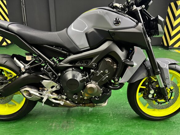 2018 Yamaha MT-09 (FZ-09), серый, 875000 рублей - вид 9