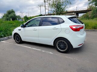 2012 Kia Rio 5-speed III, белый, 510000 рублей, вид 5