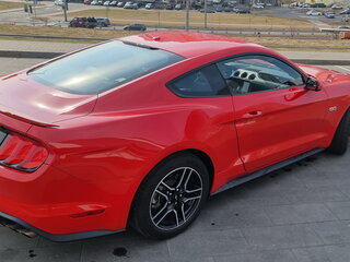2020 Ford Mustang VI Рестайлинг, красный, 3390000 рублей, вид 4