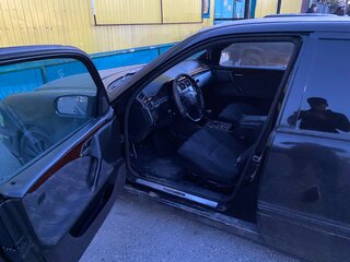 2001 Mercedes-Benz E-Класс 240 II (W210, S210) Рестайлинг, чёрный, 260000 рублей, вид 4