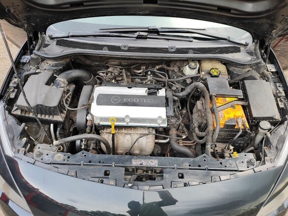 2012 Opel Astra J Рестайлинг, чёрный, 750000 рублей - вид 8