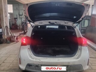 2013 Toyota Auris II, белый, 1250000 рублей, вид 5