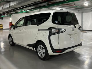 2021 Toyota Sienta II Рестайлинг, белый, 1399000 рублей, вид 4