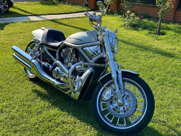 2012 Harley-Davidson V-Rod, серебристый, 2600000 рублей - вид 1