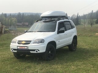 2017 Chevrolet Niva I Рестайлинг, белый, 750000 рублей, вид 1