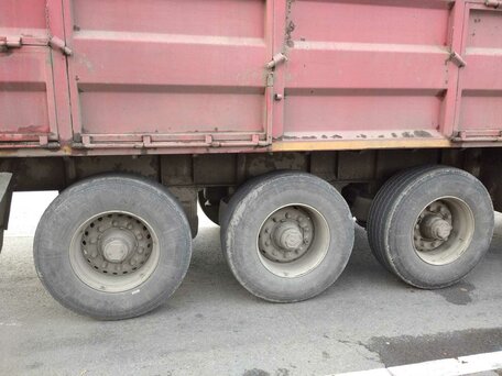 1991 Fruehauf Полуприцеп-бортовой, красный, 1500000 рублей, вид 2