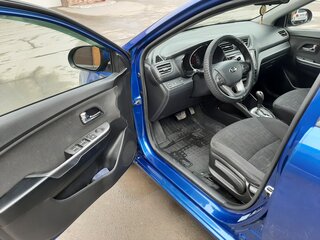2013 Kia Rio 4-speed III, синий, 920000 рублей, вид 4