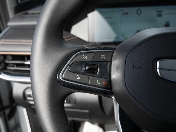 2026 Geely Okavango I Рестайлинг, белый - вид 17