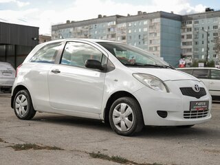 2008 Toyota Yaris II, белый, 409000 рублей, вид 4
