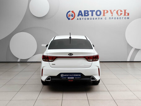 2021 Kia Rio IV Рестайлинг, белый, 1398000 рублей, вид 4