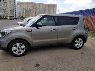 2017 Kia Soul II Рестайлинг, серый, 1550000 рублей, вид 4