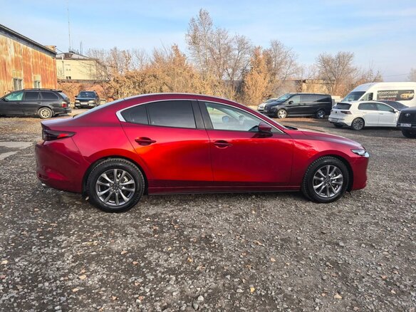 2020 Mazda 3 IV (BP), красный, 2100000 рублей - вид 2