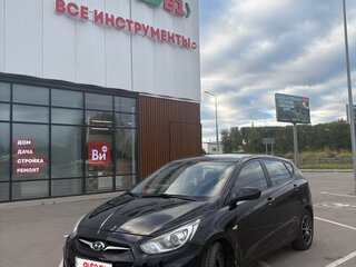 2012 Hyundai Solaris I, чёрный, 715000 рублей, вид 2