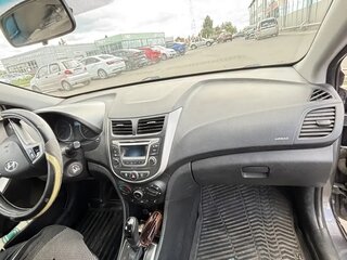 2015 Hyundai Solaris I Рестайлинг, серый, 830000 рублей, вид 5