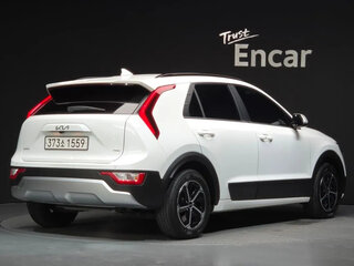 2023 Kia Niro II, белый, 1872000 рублей, вид 2