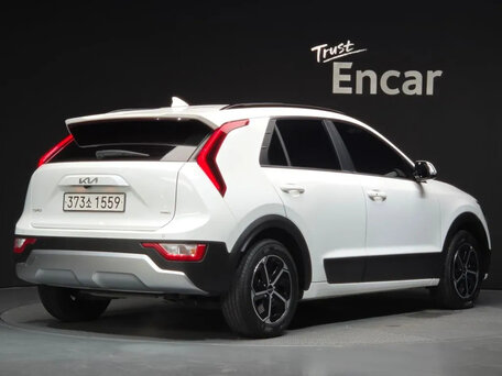 2023 Kia Niro II, белый, 1872000 рублей, вид 2