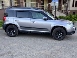 2013 Skoda Yeti I, серый, 950000 рублей, вид 3