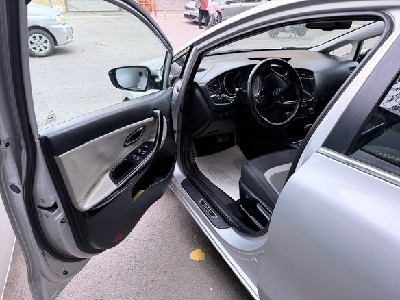 2012 Kia Ceed II, серебристый, 970000 рублей - вид 2