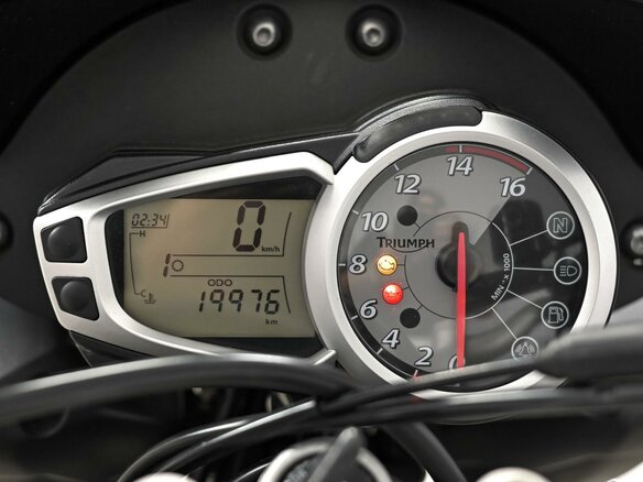 2011 Triumph Street Triple, чёрный, 555000 рублей - вид 8