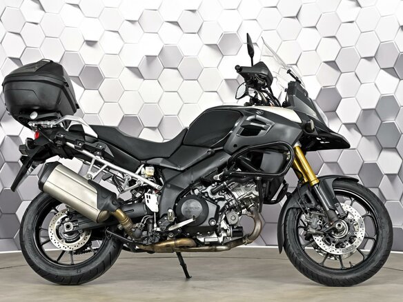 2016 Suzuki V-Strom 1000, чёрный, 677000 рублей - вид 2