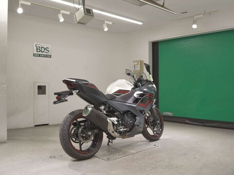 2024 Kawasaki Ninja 400, белый, 707000 рублей, вид 5