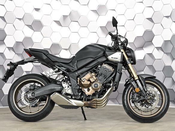 2025 Honda CB 650R, чёрный, 1177000 рублей - вид 2