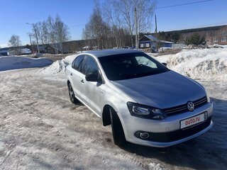 2013 Volkswagen Polo V, серебристый, 850000 рублей, вид 4