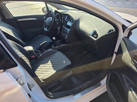 2012 Citroen C4 II, белый, 749000 рублей, вид 4