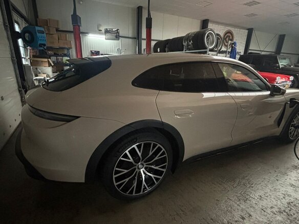 2022 Porsche Taycan 4S Cross Turismo I, бежевый, 10050000 рублей - вид 17