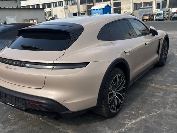 2022 Porsche Taycan 4S Cross Turismo I, бежевый, 10050000 рублей - вид 13