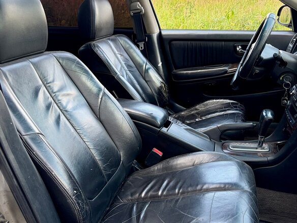 2000 Nissan Maxima V (A33), серебристый, 420000 рублей - вид 16