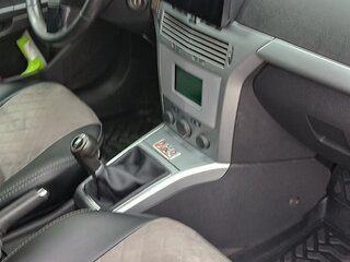 2011 Opel Astra H Рестайлинг, чёрный, 900000 рублей, вид 4