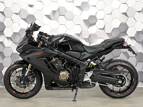 2021 Honda CBR 650R, чёрный, 899000 рублей, вид 4