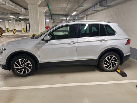 2018 Volkswagen Tiguan II, белый, 2500000 рублей, вид 3