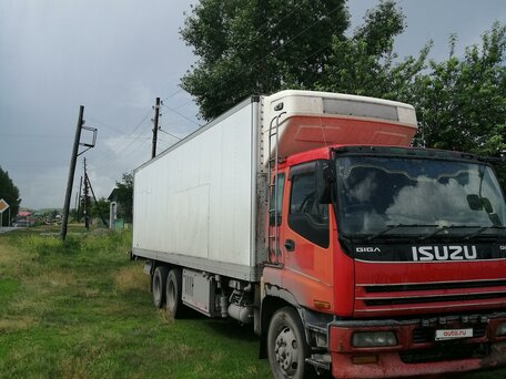 1997 Isuzu Giga (C-series), пурпурный, 2700000 рублей, вид 2