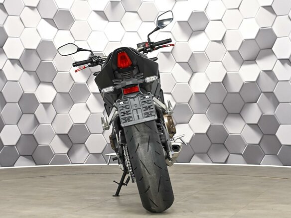 2024 Honda CB 650R, серый, 1177000 рублей - вид 5