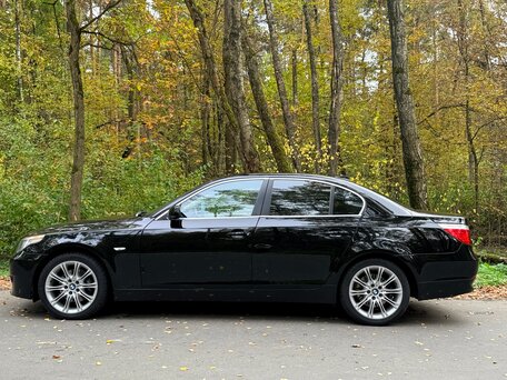 2006 BMW 5 серии 530xi V (E60/E61), чёрный, вид 4