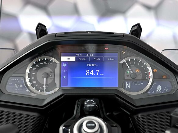 2025 Honda GL 1800 Gold Wing, красный, 3649000 рублей - вид 8