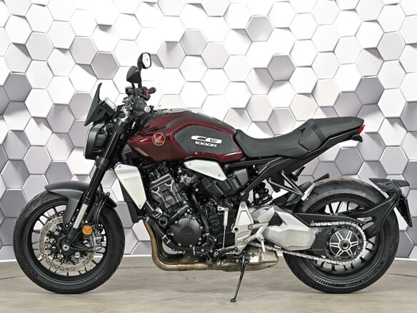 2024 Honda CB 1000R, красный, 1377000 рублей - вид 3