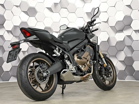 2026 Honda CB 650R, чёрный, 1377000 рублей - вид 6