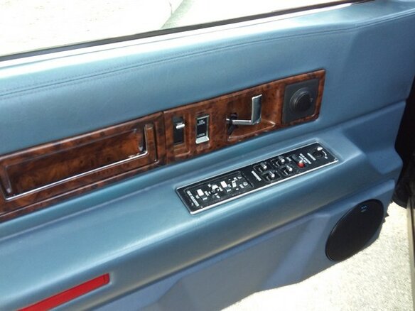 1994 Cadillac Fleetwood II, голубой - вид 10