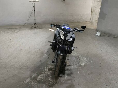 2017 Yamaha MT-10, серебристый, 1377000 рублей, вид 3