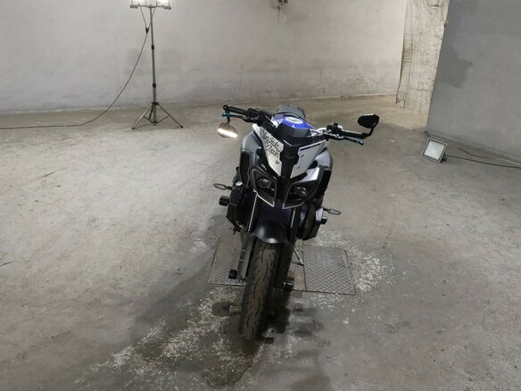 2017 Yamaha MT-10, серебристый, 1377000 рублей - вид 2