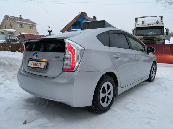 2012 Toyota Prius III Рестайлинг (XW30), серый - вид 4