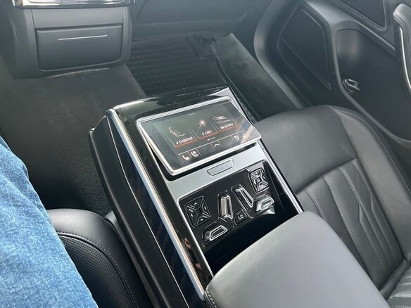 2019 Audi A8 Long 55 TFSI IV (D5), чёрный, 4750000 рублей - вид 20