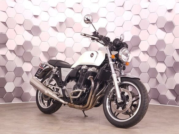 2013 Honda CB 1100, белый, 677000 рублей